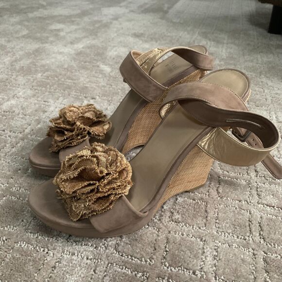 Stuart Weitzman Belflor Espadrille Wedge Sandals Ankle Strap 10M Tan Vacation - Picture 10 of 13